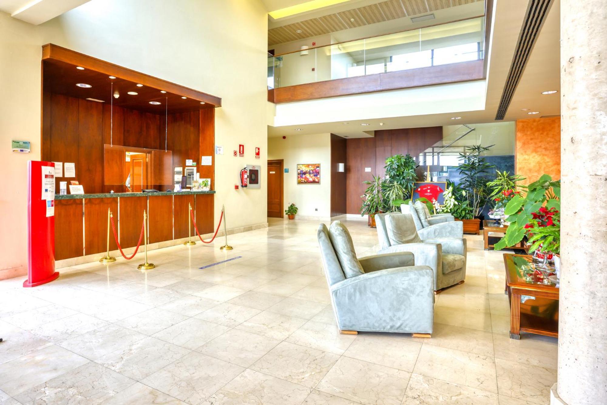 Hotel Villa De Almazán מראה חיצוני תמונה