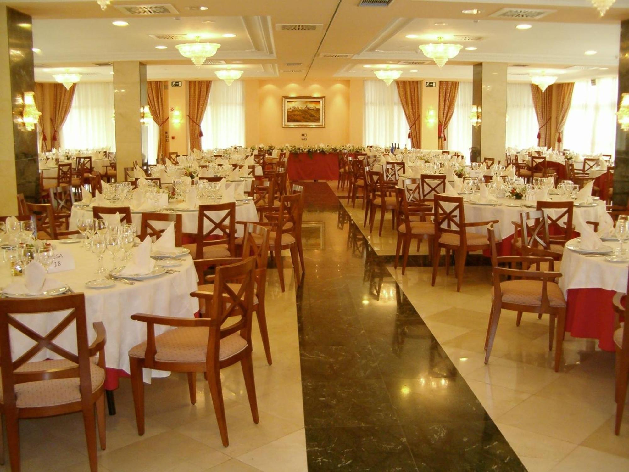 Hotel Villa De Almazán מראה חיצוני תמונה