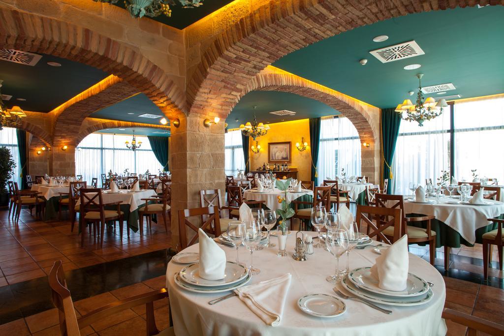 Hotel Villa De Almazán מראה חיצוני תמונה