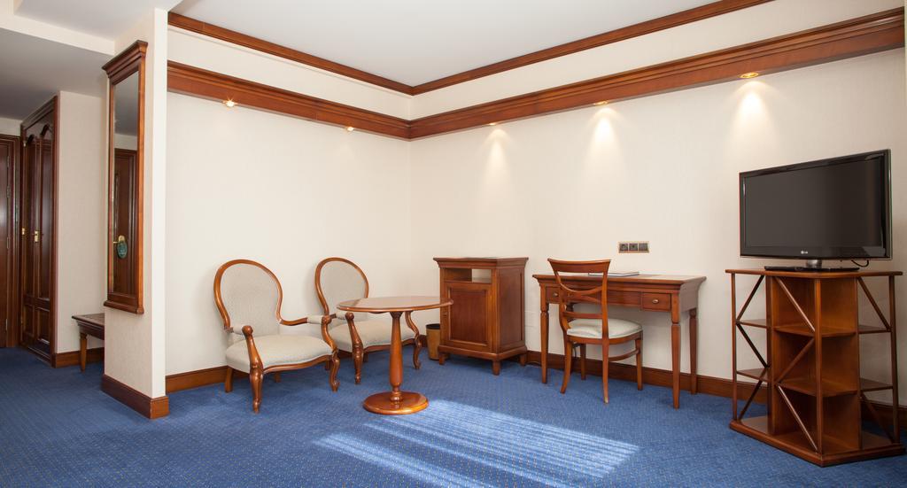 Hotel Villa De Almazán מראה חיצוני תמונה